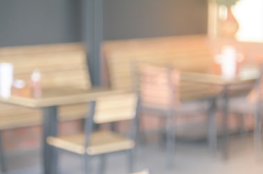 Masa ve sandalye restoranda bulanıklığı 