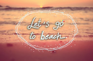 Haydi beach kelime el bulanıklık tropikal günbatımı plaj arka plan üzerinde yazma seçeneğine gidin.