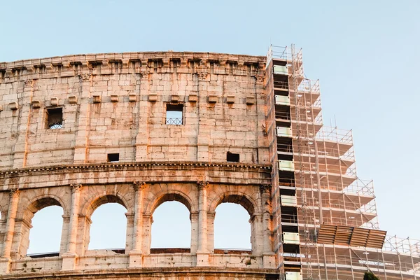 Restaurering av Colosseum i Rom — Stockfoto