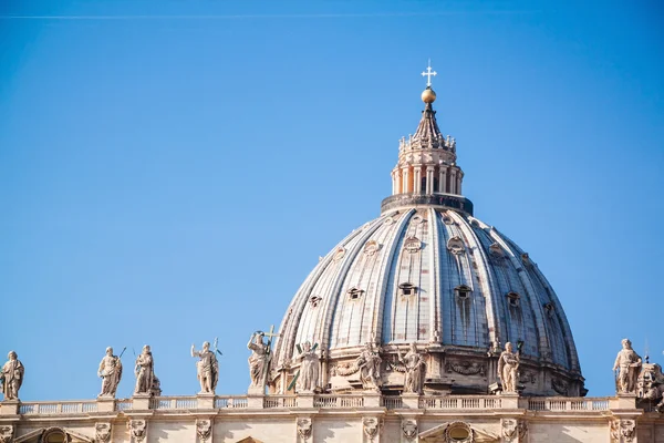 Cúpula da Basílica de São Pedro. Cidade do Vaticano — Fotografia de Stock