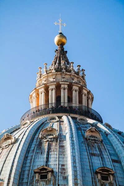 サン ・ ピエトロ大聖堂のクーポラ。バチカン市国 — ストック写真