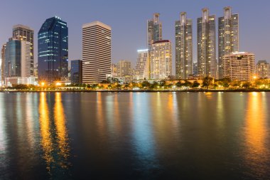 Gece görünümü oluşturma Office yansıması