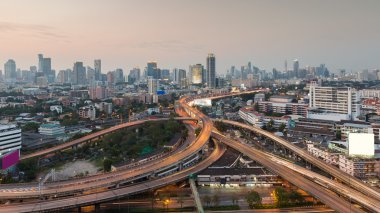 Karayolu ile Panorama şehir şehir arka plan deyimleri