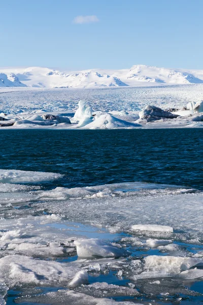 Krajobrazu Islandii laguny Jokulsarlon zimą, Islandia — Zdjęcie stockowe