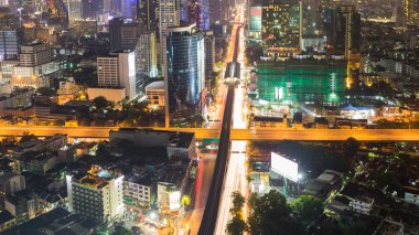 Şehir şehir merkezindeki yol çapraz bağlantı