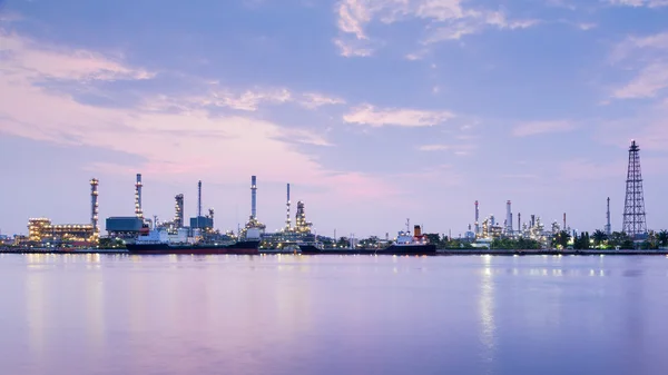 Twilight of panorama power chemical plant riverfront, Bangkok Thailand — Stock Photo, Image