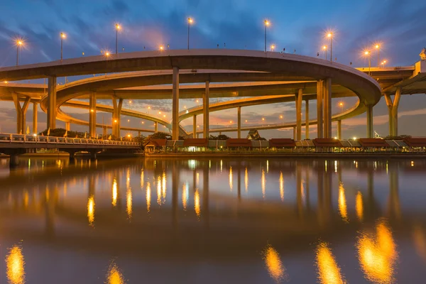 Twilight over  Industrial Ring Road Bridge water front — Stock Photo, Image