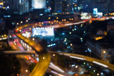 Gece bokeh şehir yol kavşak bulanık