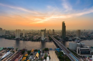 Bangkok şehir şehir havadan görünümü üzerinde dramatik gökyüzü