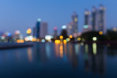 Soyut bulanık bokeh ışıklar, ofis binası ve yansıma