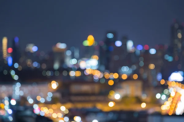 Rozmazané bokeh panoráma světlo v noci zobrazení — Stock fotografie