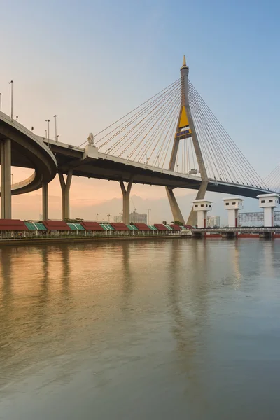 Bangkok Suspension Bridge connection to highway cross main river — Stock Photo, Image