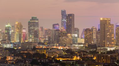 Şehir ofis binası ışık