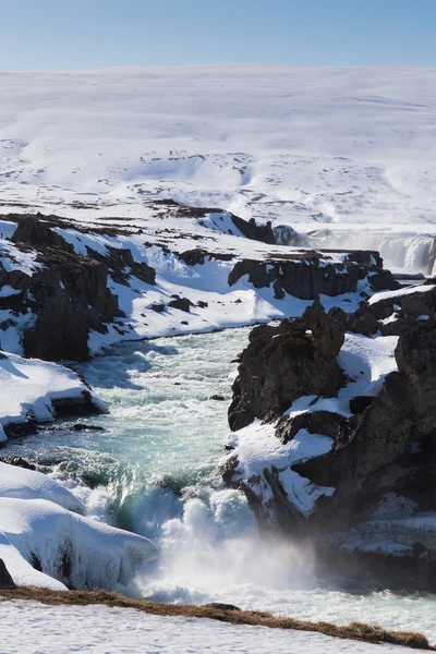 Islanti vesiputous luonnonmaisema — kuvapankkivalokuva