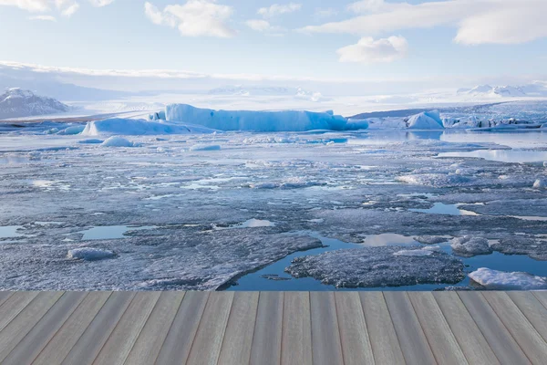 Apertura pavimento in legno, Islanda paesaggio invernale — Foto Stock