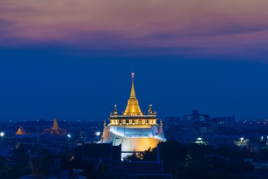 Golden Pagoda altın dağ tapınak denilen