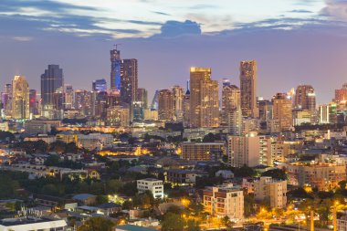 Cityscape ikamet ışık gece görünümü oluşturma 