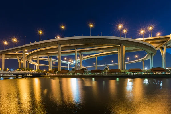Twilight over Highway interchanged river front — Stock Photo, Image