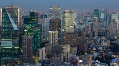 Gece Tokyo şehir havadan görünümü