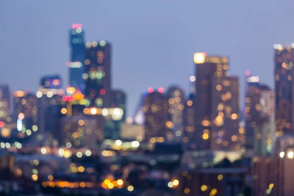 Şehir ışıkları merkezi iş şehir merkezinde, arka plan bulanık — Stok fotoğraf