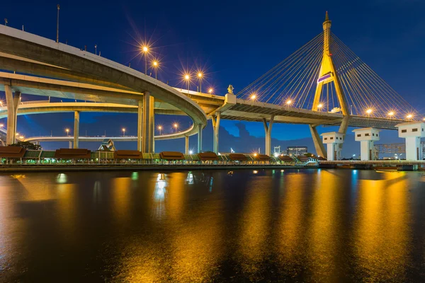 Suspension over watergate connect to highway interchanged — Stock Photo, Image