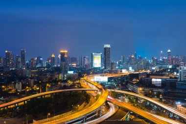 Alacakaranlık Üstgeçit kavşak üzerinde 