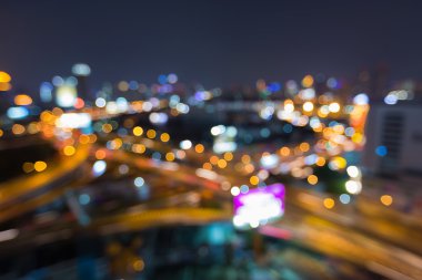 Bulanık ışıkları, şehir ve yol soyut gece görünümü