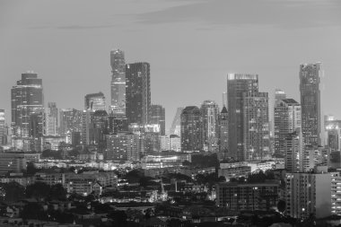 Siyah ve beyaz, ofis binası ve iş şehir