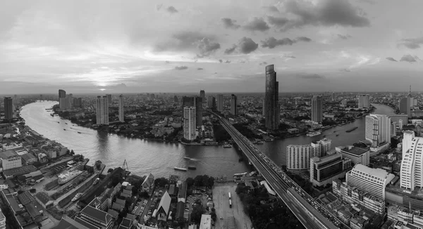 Blanco y negro, Panorama hermosa vista aérea Bangkok río curvado —  Fotos de Stock