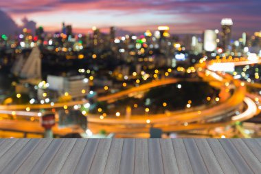 Bulanık bokeh ışıklar deyimleri şehir ve şehir şehir 