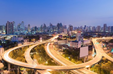 Şehir şehir arka plan ile karayolu deyimleri