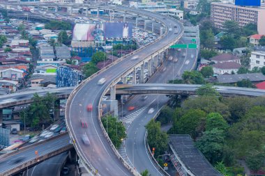 Araç karayolu üzerinde hareket deyimleri