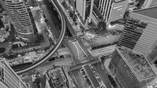 黒と白、バンコク市内道路交換空撮 — ストック写真