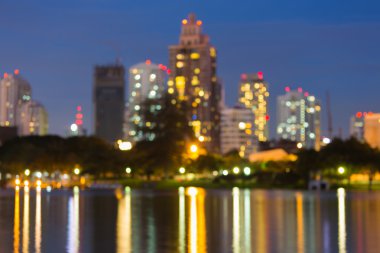 Su açık soyut bulanık ışıklar ofis