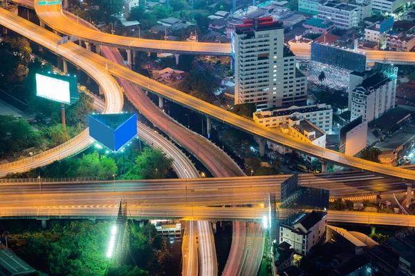 Auto-estrada de passagem intercambiada vista aérea — Fotografia de Stock