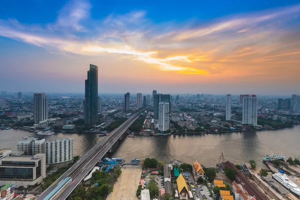 Bangkok rivière courbe dans le centre-ville — Photo