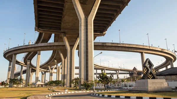 Park altında Ekspres