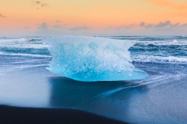 İzlanda'daki mavi icebergs