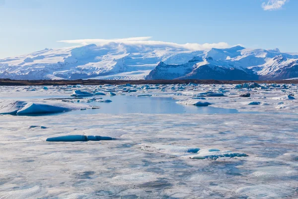 流氷の氷のフィールド。冬のアイスランド — ストック写真