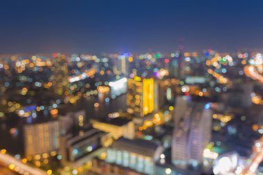 Bulanık bokeh arka plan nehir ile birlikte bina Bangkok