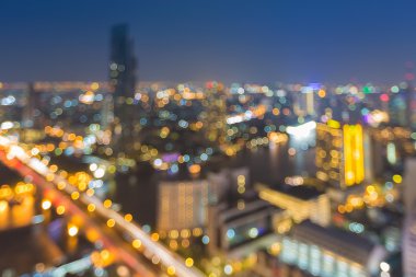Bulanık bokeh arka plan nehir ile birlikte bina Bangkok