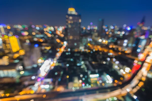 Сутінки міського світлового плямистого боке, розфокусований фон — стокове фото