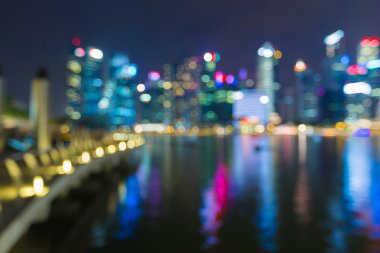 Bokeh ışıkları cityscape su yansıması ile bulanıklık