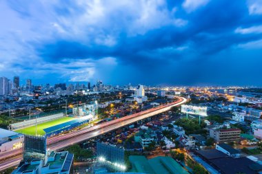 yükseltilmiş Karayolları ve yollar