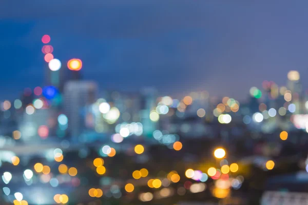 Bokeh ışıklarla bulanık cityscape — Stok fotoğraf