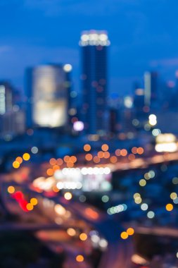 Bulanıklık bokeh akşam trafik de yol şehir