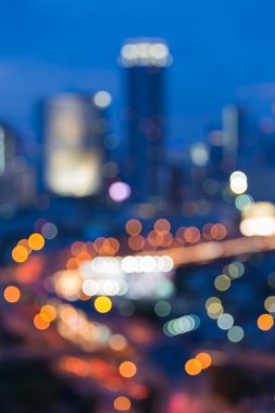 Şehir traffice rond alacakaranlık, soyut sırasında üzerinde bokeh arka plan bulanıklık