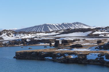 Kış olay yerinde Myvatn göl ve volkan, İzlanda