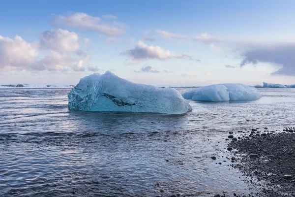 Rompiendo hielo del glaciar Jokulsarlon —  Fotos de Stock