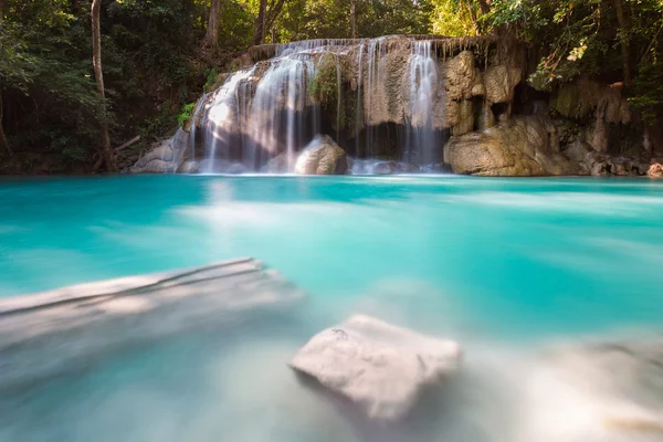 Blur stream waterfalls in deep forest national park of Thailand — Stock Photo, Image